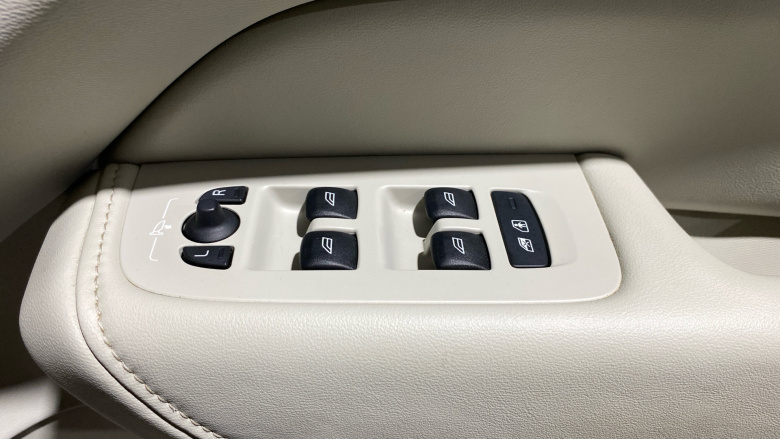 Volvo XC60 2.0 B4D Plus Dark 5dr AWD Geartronic Diesel Estate